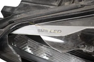 BMW 5 G30 G31 Lampa przednia 9879640