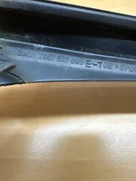 BMW 5 E60 E61 Priekinė sandarinimo guma (ant durų) 7057507000