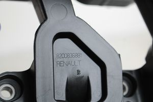 Renault Trafic II (X83) Kolektor ssący 8200836881