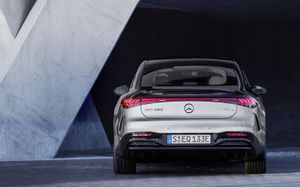 Mercedes-Benz EQS V297 Apakšējā bampera daļa A2977900800