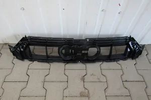 Audi RS6 C7 Grotelės viršutinės 4G0807233J