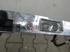 Ford Ecosport Barra de luz de la matrícula/placa de la puerta del maletero GN15-13553