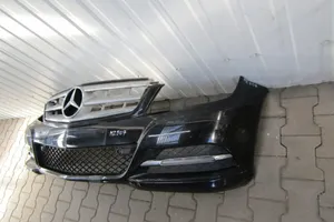 Mercedes-Benz C W204 Передний бампер Zderzak