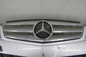 Mercedes-Benz C W204 Передний бампер Zderzak