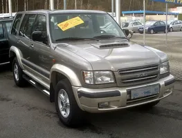 Isuzu Trooper Zderzak przedni Zderzak