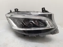 Mercedes-Benz Sprinter W907 W910 Lampa przednia 9109067200