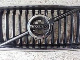 Volvo XC60 Grotelės viršutinės VOLVO