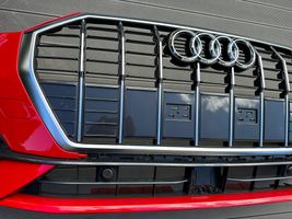 Audi Q3 F3 Kompletny zestaw przedniej części nadwozia / karoserii 83A807437D