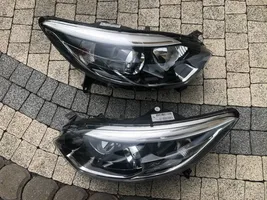 Renault Captur Lampy przednie / Komplet 260603859R