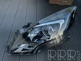 Opel Zafira C Lampa przednia 13399860