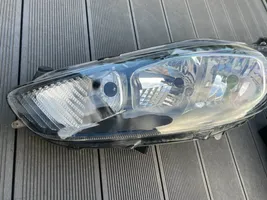 Ford Fiesta Lampa przednia C1BB-13W030-AE