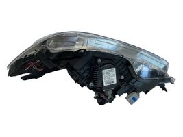 Subaru Impreza IV Lampa przednia P9934R