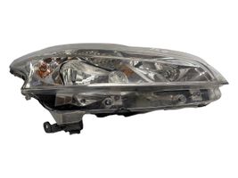 Peugeot 208 Lampa przednia 9802221280