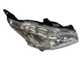 Peugeot 208 Lampa przednia 9802221280