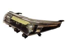 Toyota Corolla E160 E170 Lampa przednia 8115002E70