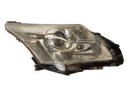 Toyota Avensis T270 Lampa przednia  8112605310