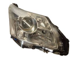 Toyota Avensis T270 Lampa przednia  8112605310