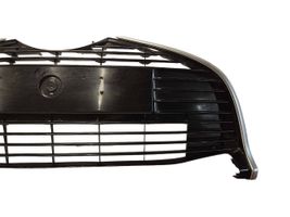 Toyota Yaris Grille calandre supérieure de pare-chocs avant 531020D030