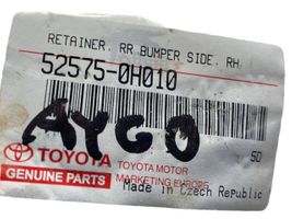 Toyota Aygo AB10 Galinis laikiklis bamperio 525750H010