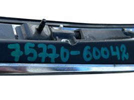 Toyota Land Cruiser (J150) Rivestimento del cofano motore 7577060042