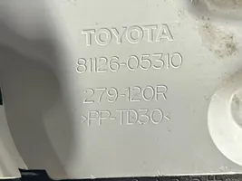 Toyota Avensis T270 Lampa przednia 8112605310