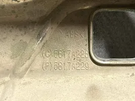 Peugeot 4007 Éclairage de plaque d'immatriculation 5817A228
