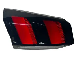 Peugeot 5008 II Lampy tylnej klapy bagażnika 9811027880