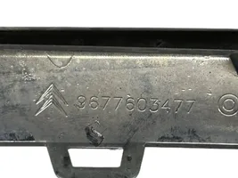 Citroen Berlingo Modanatura separatore del paraurti anteriore 9677603477