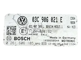 Volkswagen Touran II Calculateur moteur ECU 03C906021E