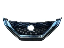 Nissan Qashqai J12 Grille calandre supérieure de pare-chocs avant 623106UAA