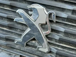 Peugeot Rifter Etupuskurin ylempi jäähdytinsäleikkö 981688680