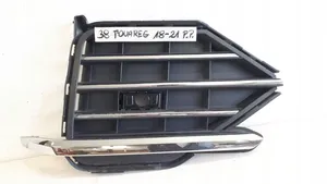 Volkswagen Touareg III Mascherina inferiore del paraurti anteriore 760853666C