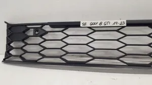 Volkswagen Golf VIII Grille inférieure de pare-chocs avant 5H0853677J