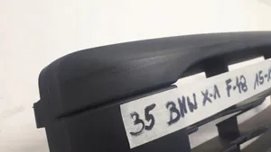 BMW X1 F48 F49 Etupuskurin alempi jäähdytinsäleikkö 