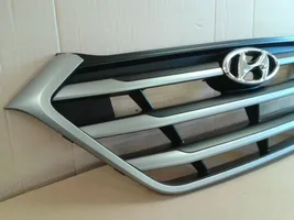 Hyundai Tucson TL Grotelės viršutinės 