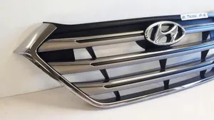 Hyundai Tucson TL Maskownica / Grill / Atrapa górna chłodnicy 