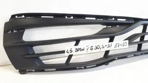 BMW 5 G30 G31 Mascherina inferiore del paraurti anteriore 51117415588