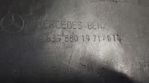 Mercedes-Benz Vito Viano W639 Narożnik zderzaka tylnego 6398801971