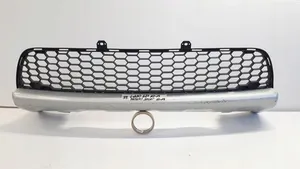 Mitsubishi L200 Grille inférieure de pare-chocs avant 6400C992