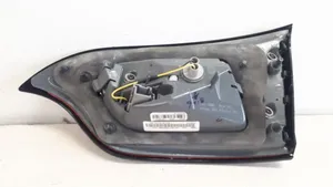 Jeep Cherokee Lampy tylnej klapy bagażnika 68102921AC