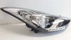 Hyundai Elantra Lampa przednia 921023X