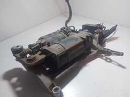 Volkswagen Touran I Ilmajousituksen kompressoripumppu 7L0616007