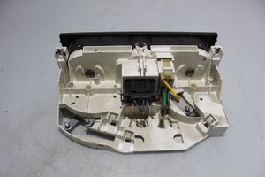 Volkswagen Jetta IV Panel klimatyzacji 1J0820045