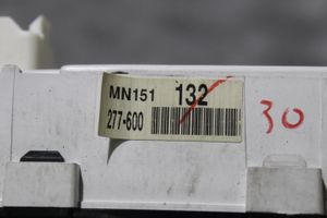 Mitsubishi Outlander Licznik / Prędkościomierz 769204170