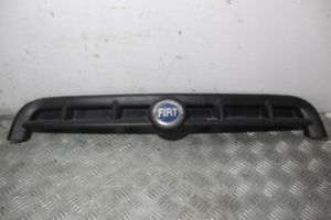 Fiat Doblo Griglia superiore del radiatore paraurti anteriore 