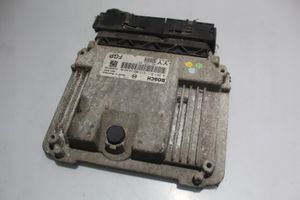 Opel Vectra C Komputer / Sterownik ECU silnika 0281011915