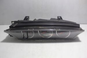 Nissan Primera Horloge 