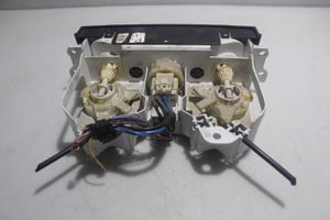 Mazda MPV II LW Przełącznik / Włącznik nawiewu dmuchawy 