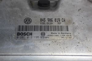 Volkswagen Polo IV 9N3 Unité de commande, module ECU de moteur 0281012195
