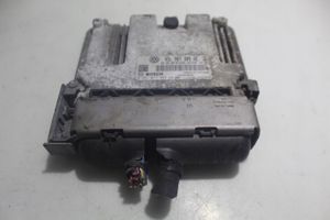 Volkswagen PASSAT B7 Motorsteuergerät ECU 0281017946